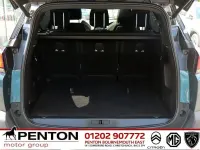 Usado Peugeot 5008 Premium 130 HP (95 kW) 2018 Verde SUV