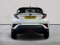 Used Toyota C-HR 122 HP (89 kW) 2019 White SUV
