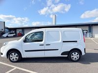 Used Nissan NV250 Tekna 95 HP (69 kW) 2021 White Van