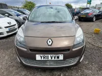 Usado Renault Grand Scénic III Expression 110 HP (80 kW) 2011 Castanho Monovolume