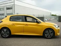 Used Peugeot 208 Active+ 74 HP (54 kW) 2023 Yellow Hatchback