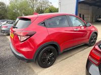 Używany Honda HR-V EX 120 KM (88 kW) 2016 Czerwony SUV