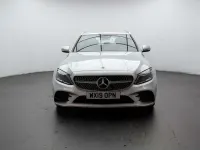 Usado Mercedes C220 AMG line 194 CV (142 kW) 2019 Plateado Familiar