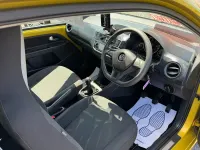Used VW up! move up! 60 HP (44 kW) 2016 Yellow Hatchback