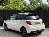 Used Toyota Yaris Design 99 HP (72 kW) 2016 White/black Hatchback