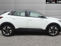 Used Vauxhall Grandland X Sport 130 HP (95 kW) 2019 White SUV