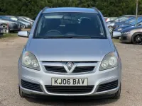 Usata Vauxhall Zafira Club 105 CV (77 kW) 2006 Argento Monovolume