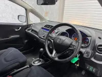 Used Honda Jazz Hybrid 102 HP (75 kW) 2013 White Hatchback