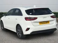 Used Kia Ceed 2023 White Hatchback