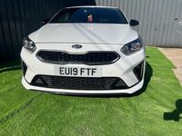Used Kia ProCeed GT-Line 138 HP (101 kW) 2019 White Estate