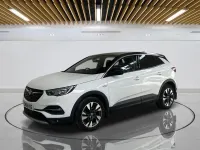 Used Vauxhall Grandland X SRi 130 HP (95 kW) 2020 White SUV