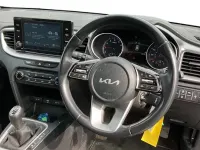 Usado Kia Ceed 120 CV (88 kW) 2021 Plateado Utilitario
