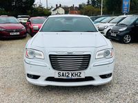 Used Chrysler 300C Executive 236 HP (173 kW) 2012 White Sedan