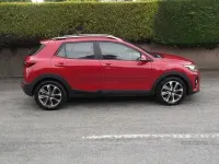 Used Kia Stonic 108 HP (79 kW) 2018 Red SUV