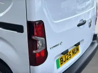 Second-hand Vauxhall Combo 98 kW (134 CP) 2025 Alb Monovolum