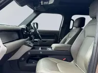 Usado Land Rover Defender HSE Dynamic 245 HP (180 kW) 2022 Castanho SUV