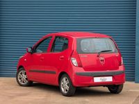 Used Hyundai i10 78 HP (57 kW) 2009 Red Hatchback