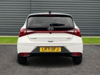 Used Hyundai i20 Ultimate 100 HP (73 kW) 2021 White Hatchback