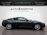 Begagnad Aston Martin DB9 450 HK (330 kW) 2004 Grå Sportkupé