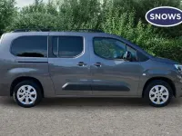 Usado Vauxhall Combo Design Edition 100 kW (136 CV) 2023 Gris Monovolumen
