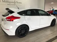 Usado Ford Focus RS 350 HP (257 kW) 2017 Branco Citadino