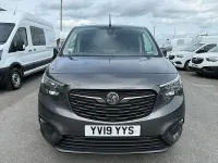 Usado Vauxhall Combo Sportive 100 CV (73 kW) 2019 Gris Monovolumen