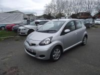Używany Toyota Aygo 67 KM (49 kW) 2011 Srebrny Hatchback