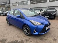 Used Toyota Yaris Hybrid 99 HP (72 kW) 2019 Blue Hatchback