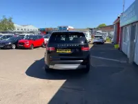 Usado Land Rover Discovery 5 HSE 240 HP (176 kW) 2017 Preto SUV