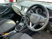 Used Vauxhall Astra Active 150 HP (110 kW) 2018 Red Hatchback