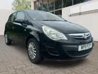 Begagnad Vauxhall Corsa S 85 HK (62 kW) 2011 Svart Halvkombi