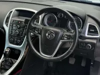 Used Vauxhall Astra GTC SRi 165 HP (121 kW) 2013 White Coupe