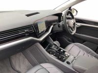 used VW Touareg Estate 3.0 TSI eHybrid 4Motion Elegance 5dr Tip Auto