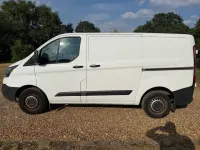 Used Ford Transit Custom 100 HP (73 kW) 2014 White Van