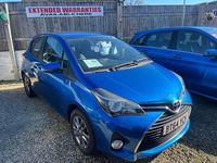 Used Toyota Yaris 99 HP (72 kW) 2014 Blue Hatchback