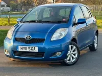 Begagnad Toyota Yaris 101 HK (74 kW) 2011 Blå Halvkombi