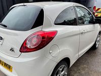 Usado Ford Ka Zetec 69 HP (50 kW) 2013 Branco Citadino