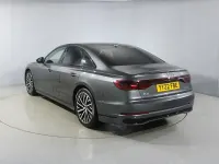 Usado Audi A8 Advanced 286 HP (210 kW) 2022 Cinzento Sedan