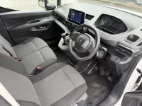 Used Peugeot Partner Premium 100 HP (73 kW) 2022 White MPV
