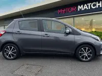 Usado Toyota Yaris Hybrid 2018 Cinzento Citadino