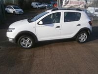 Used Dacia Sandero Lauréate 2015 White Hatchback