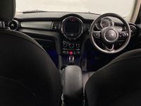 Used Mini Cooper Classic 134 HP (98 kW) 2019 White Hatchback