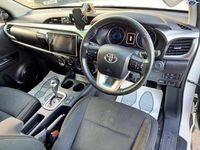 Used Toyota HiLux 150 HP (110 kW) 2017 White Pickup