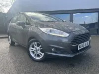 Usado Ford Fiesta Zetec 2016 Cinzento Citadino