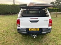 Used Toyota HiLux Active 150 HP (110 kW) 2020 White Pickup