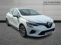 Used Renault Clio Iconic 2022 White Hatchback