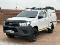 Used Toyota HiLux Active 150 HP (110 kW) 2018 White Pickup