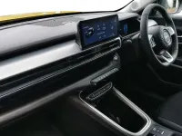 Begagnad Jeep Avenger Summit 114 kW (156 HK) 2025 Gul SUV