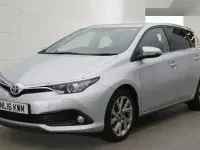 Used Toyota Auris Design 116 HP (85 kW) 2016 Silver Hatchback