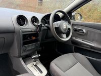 Begagnad Seat Ibiza Stylance 75 HK (55 kW) 2006 Grå Halvkombi